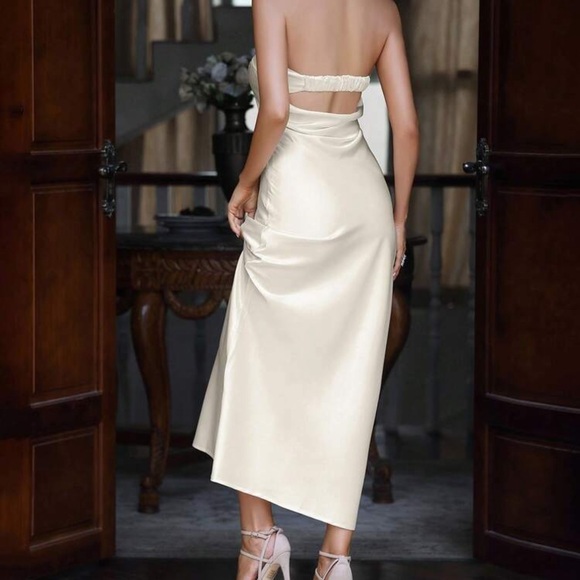 Elegant Cream Strapless Dress - Picture 2 of 4